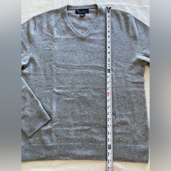 Cashmere V neck Sweater Blooming dale - Picture 6 of 8